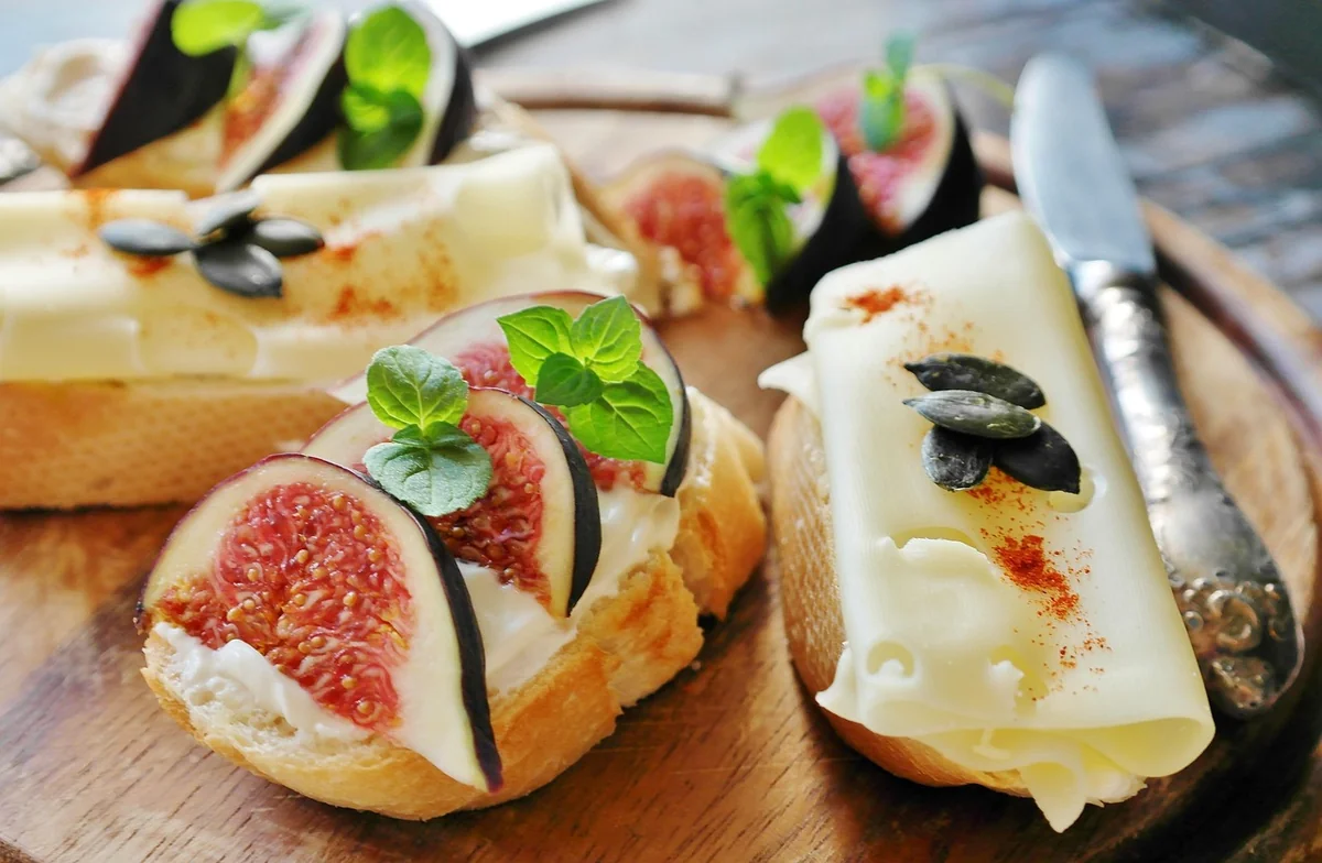 fig, cheese, bread, food, cream cheese, goat cheese, baguette, starter, snack, dish, healthy, nutrition, vegetarian, food photography, fig, cheese, cheese, cheese, cheese, cheese, bread, bread, food, food, food, vegetarian - healthy food nutrition - Dietary guidelines