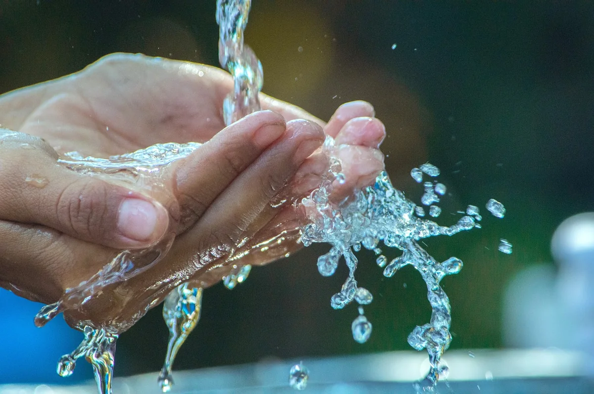 hands, windows wallpaper, water, wash, 4k wallpaper 1920x1080, color, source, hand, beautiful wallpaper, desktop backgrounds, nature, background, laptop wallpaper, free background, full hd wallpaper, wet, hd wallpaper, wallpaper 4k, mac wallpaper, wallpaper hd, 4k wallpaper, cool backgrounds, free wallpaper, drink - hydration habits
