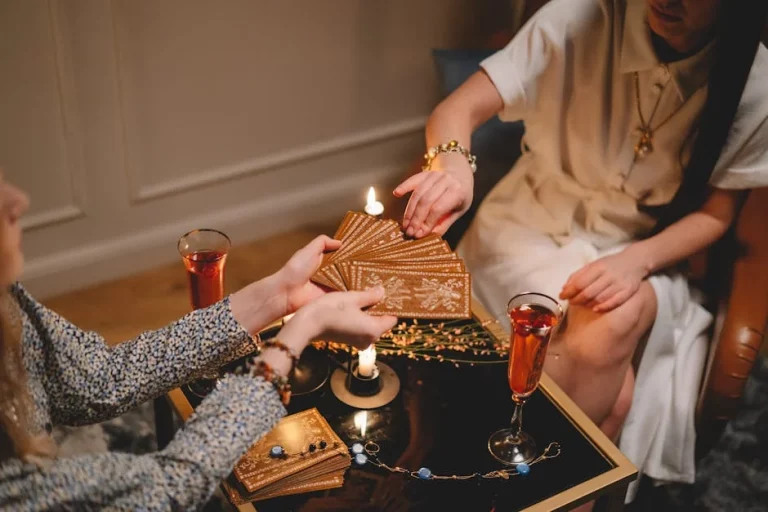 Trusted tarot readers online: 3 : safe, smart picks